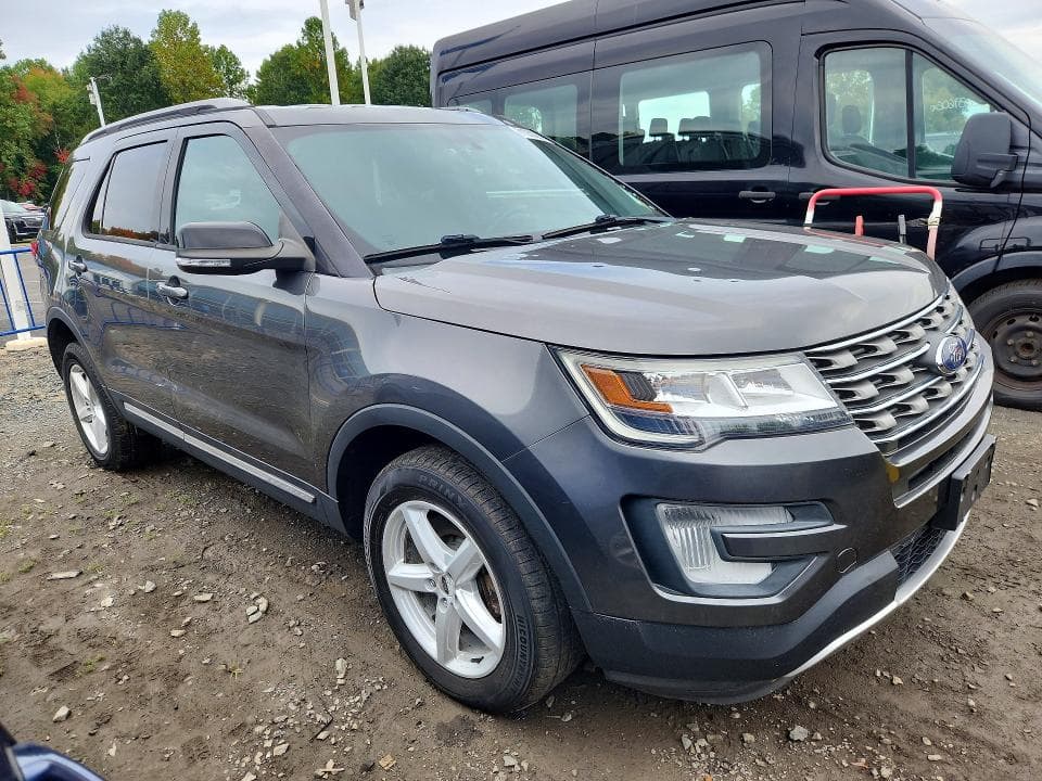 2017 FORD EXPLORER XLT 4