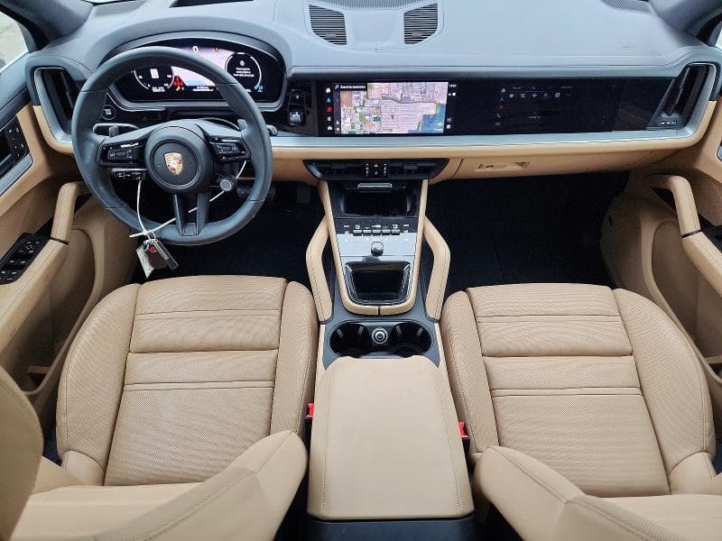 2025 PORSCHE CAYENNE 8