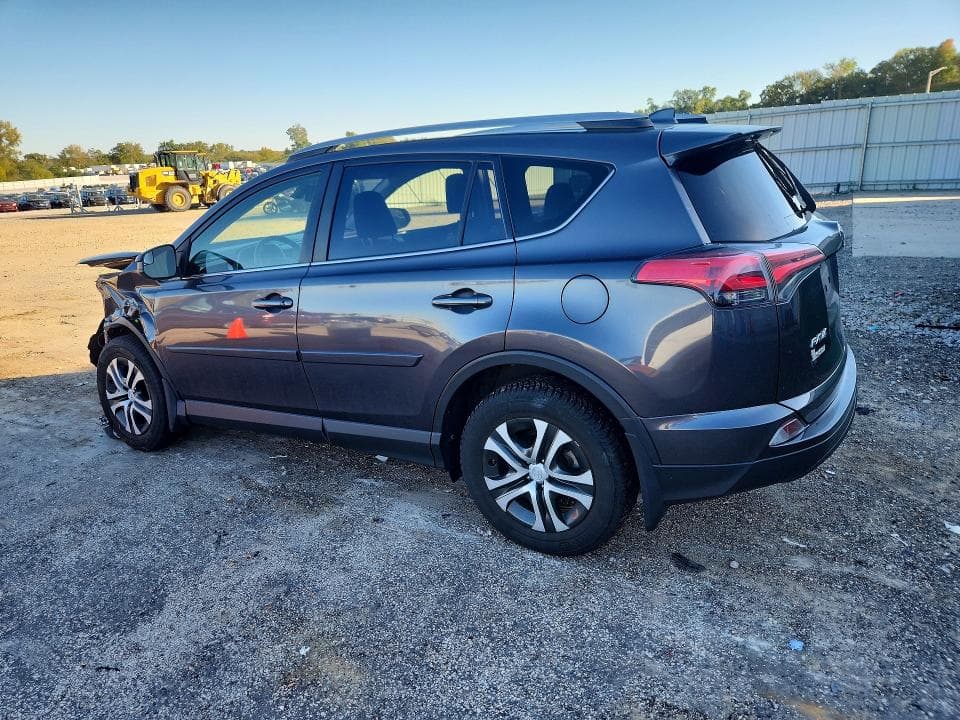 2018 TOYOTA RAV4 LE 2