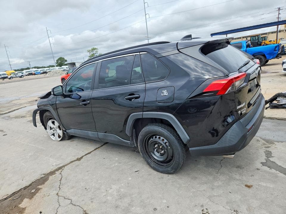 2020 TOYOTA RAV4 XLE 2