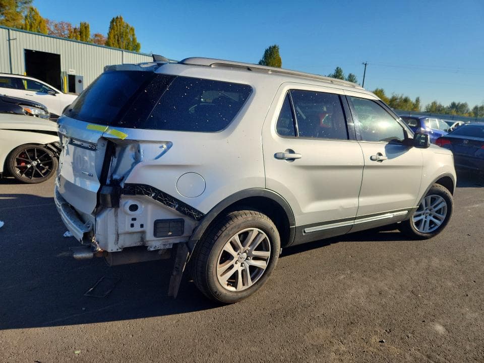 2019 FORD EXPLORER XLT 3