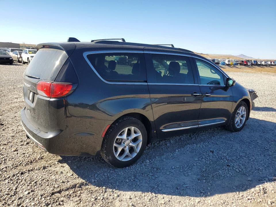 2017 CHRYSLER PACIFICA TOURING L 3