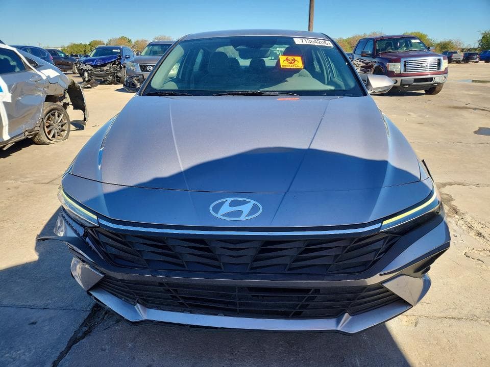 2025 HYUNDAI ELANTRA SE 5