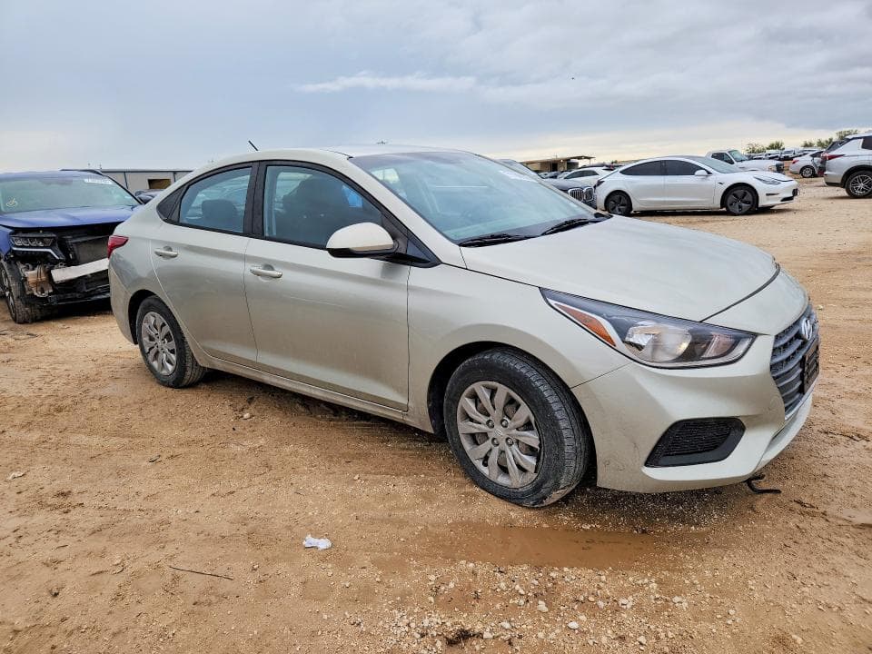 2018 HYUNDAI ACCENT SE 4
