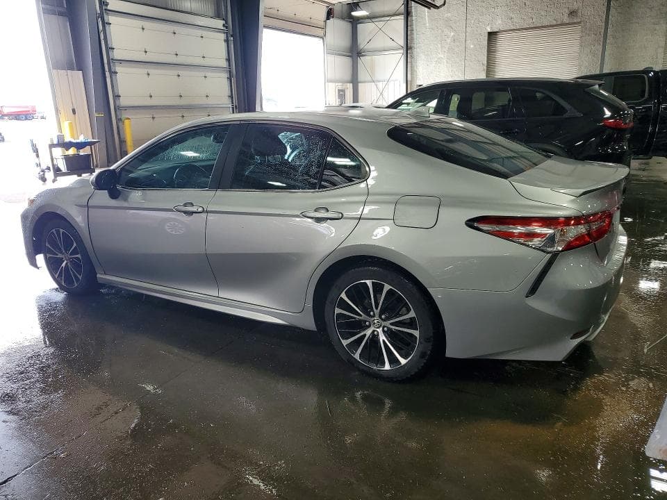 2020 TOYOTA CAMRY SE 2