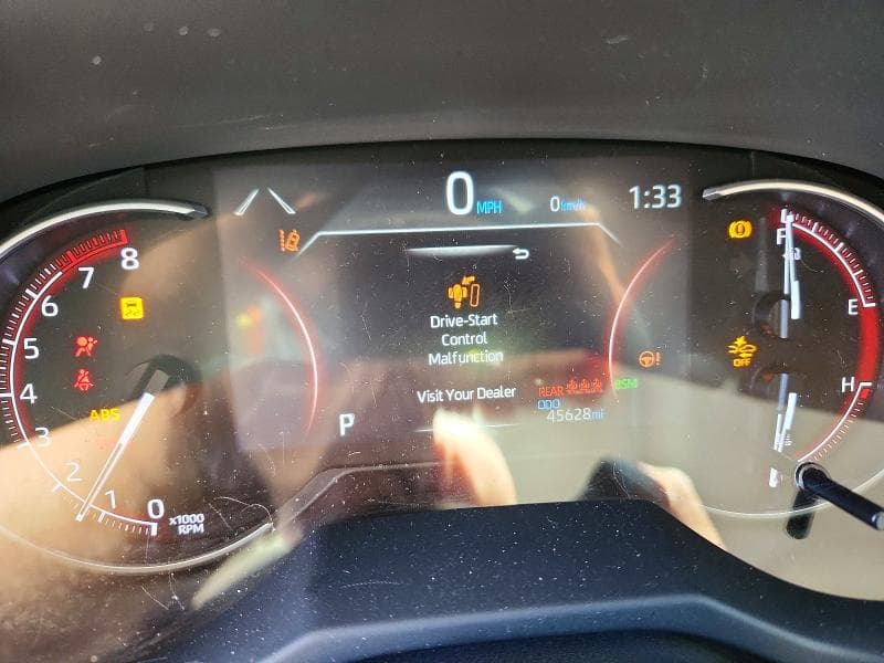 2023 TOYOTA RAV4 XLE 9