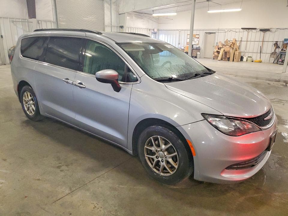 2020 CHRYSLER VOYAGER LXI 4