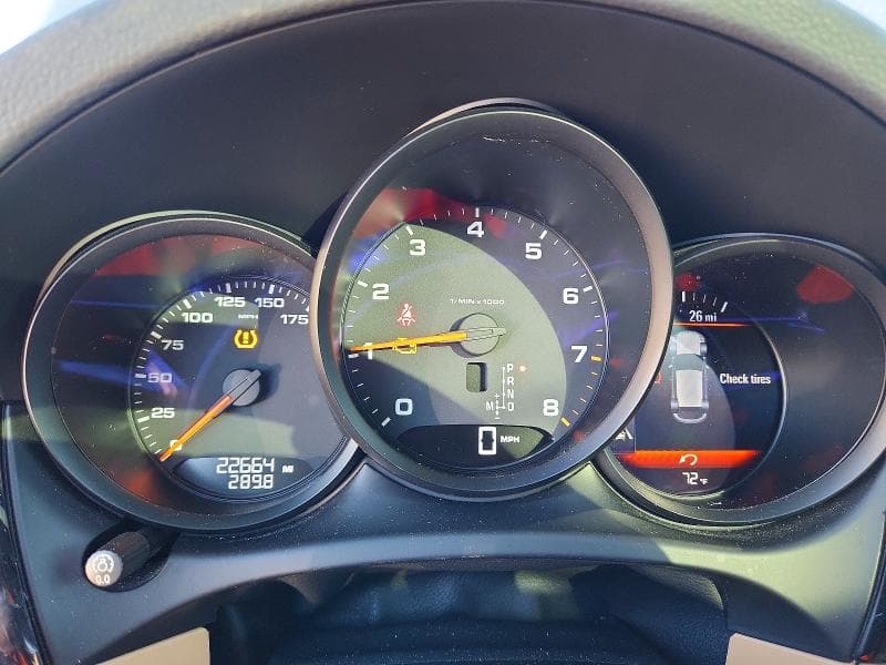 2018 PORSCHE MACAN 9