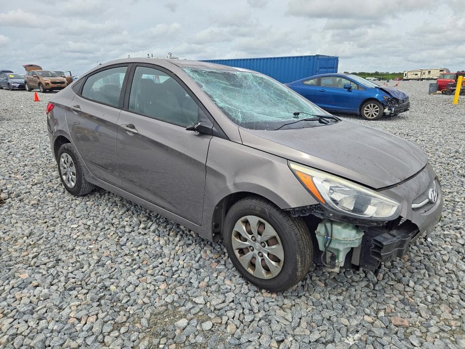 2017 HYUNDAI ACCENT SE 4