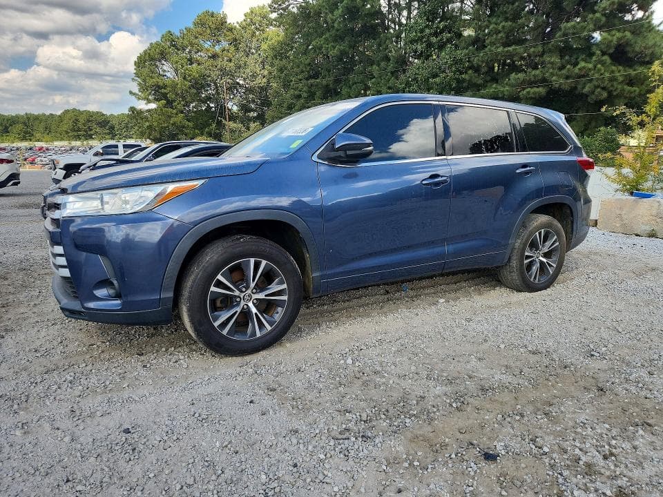 2017 TOYOTA HIGHLANDER LE - 1