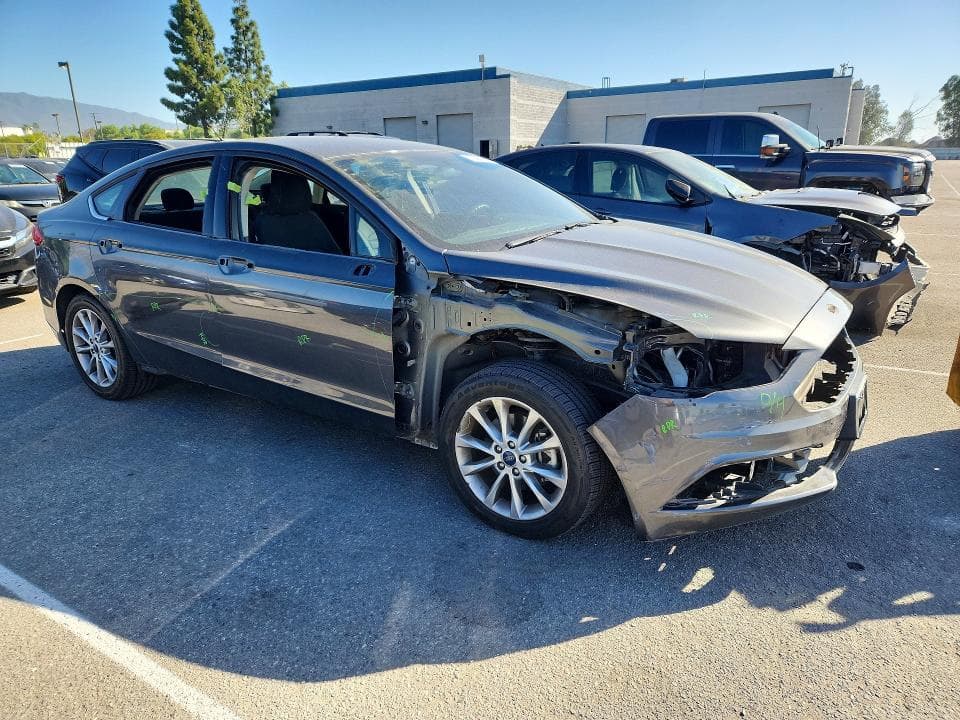 2017 FORD FUSION SE 4