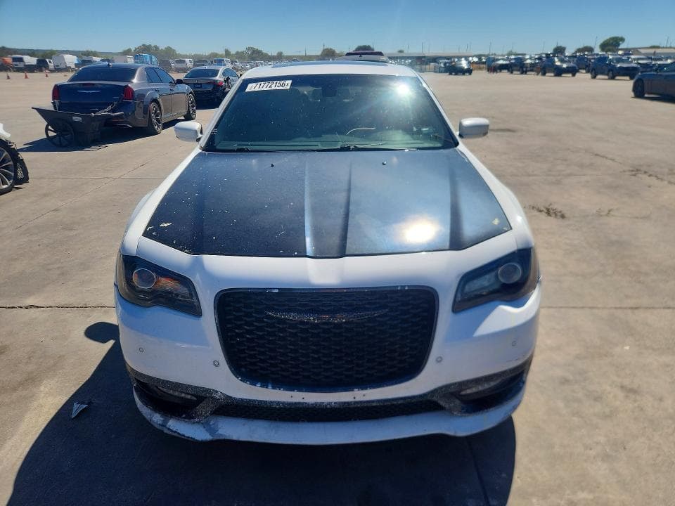 2018 CHRYSLER 300 S 5