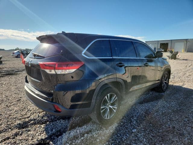2019 TOYOTA HIGHLANDER LE 3
