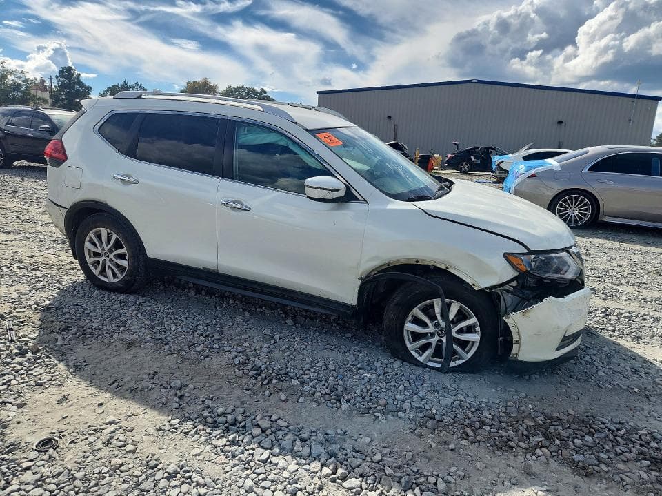 2017 NISSAN ROGUE SV 4