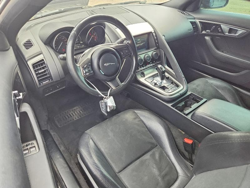 2017 JAGUAR F-TYPE 8