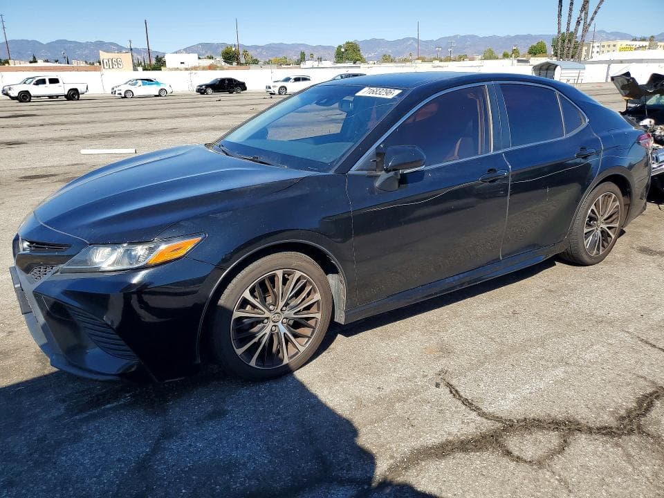 2018 TOYOTA CAMRY SE