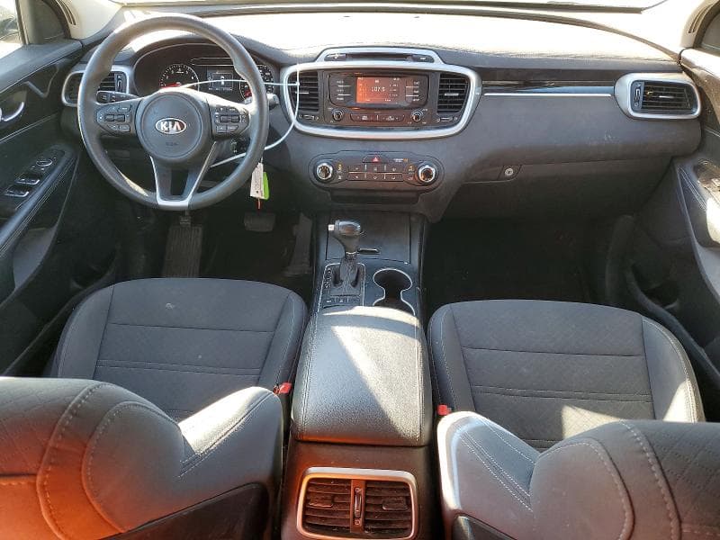 2017 KIA SORENTO 8