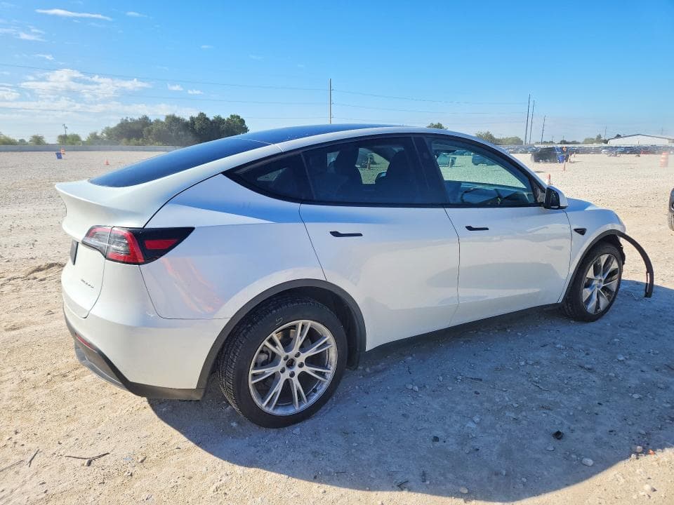2023 TESLA MODEL Y 3