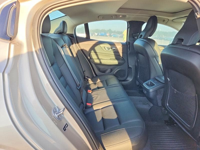 2024 VOLVO S60 PLUS 10