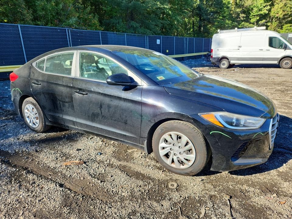 2017 HYUNDAI ELANTRA SE 4