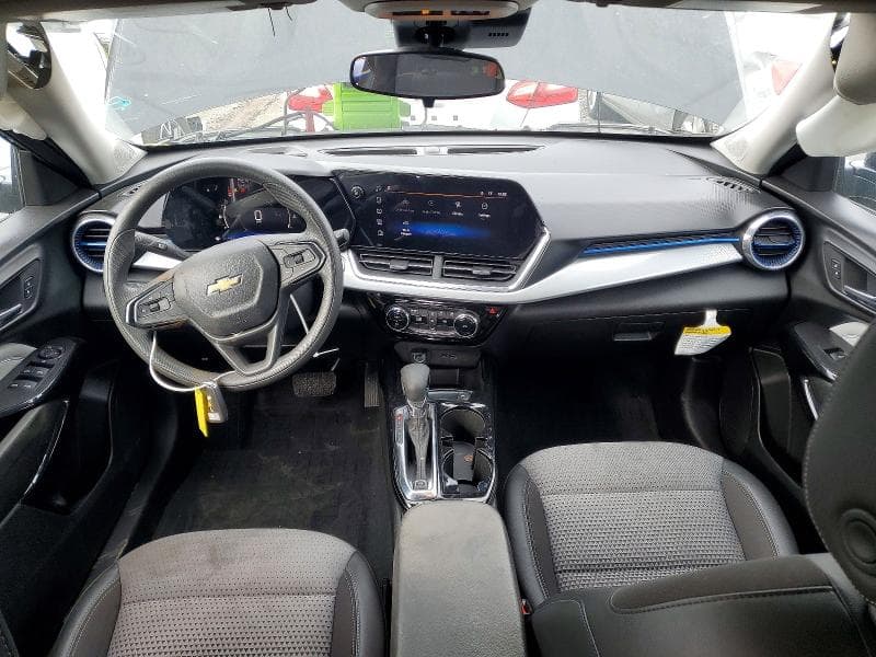 2025 CHEVROLET TRAX 1LT 8