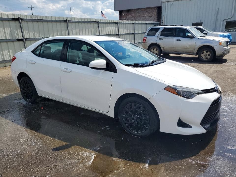 2017 TOYOTA COROLLA LE 4