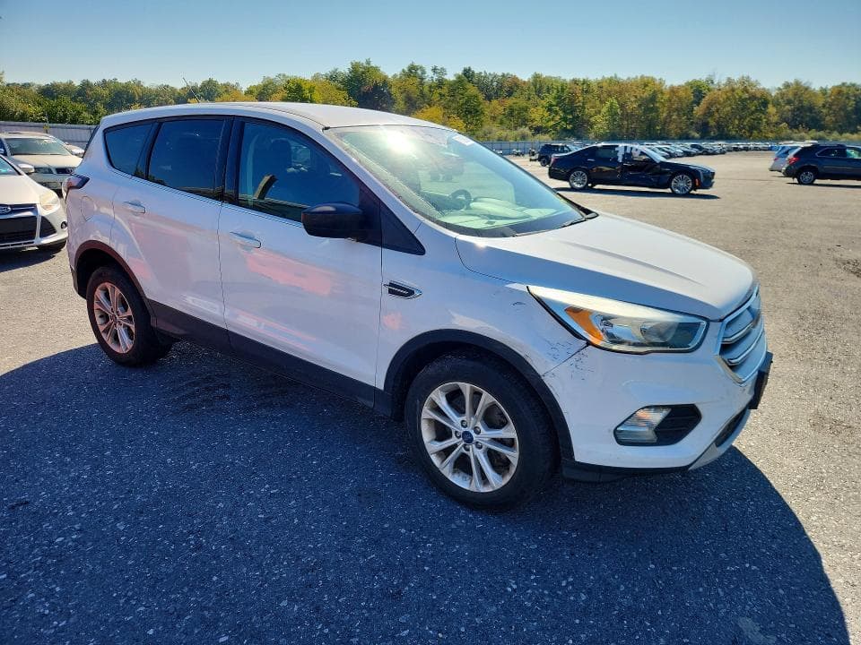 2017 FORD ESCAPE SE 4