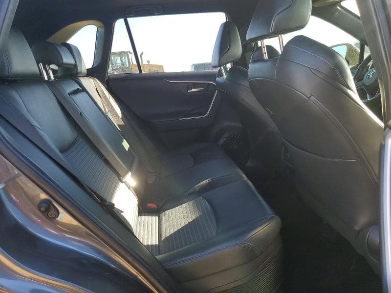 2019 TOYOTA RAV4 XSE 10