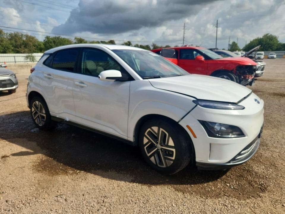 2023 HYUNDAI KONA SEL 4