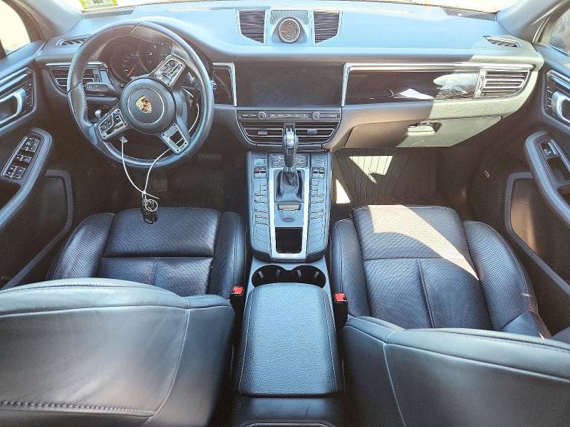 2020 PORSCHE MACAN 8