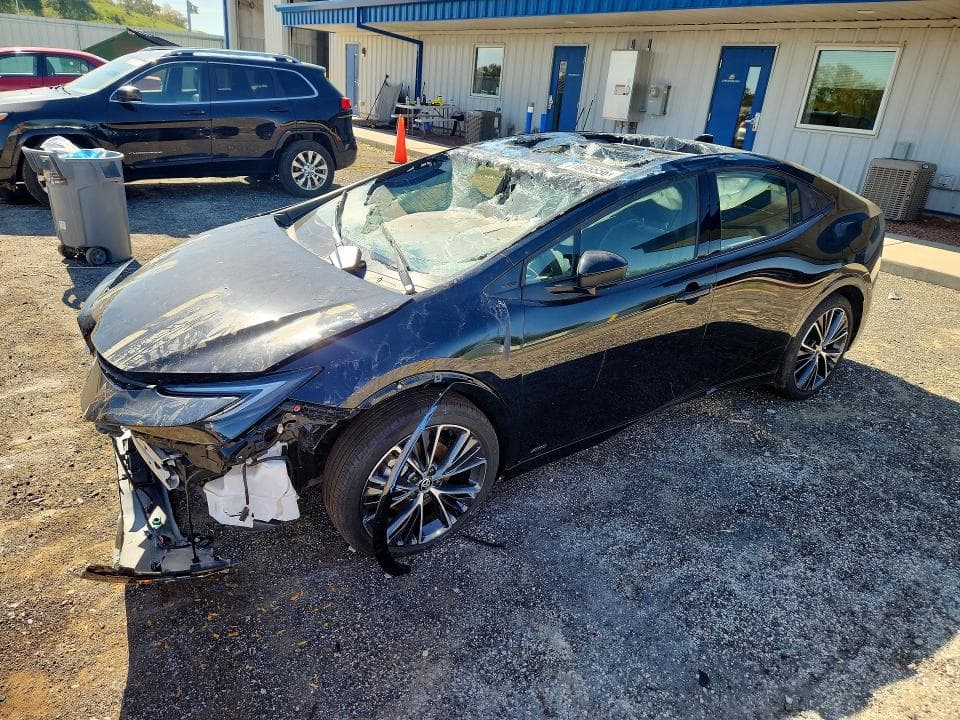 2024 TOYOTA PRIUS XLE