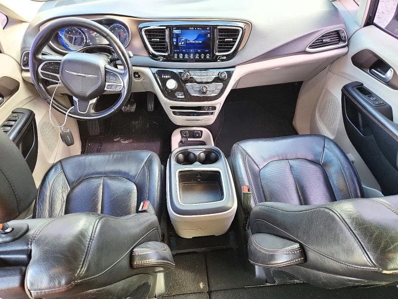2017 CHRYSLER PACIFICA TOURING L PLUS 8
