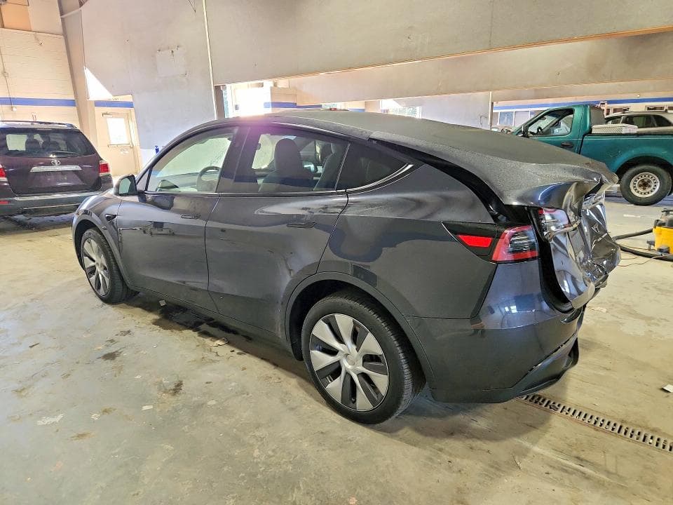 2024 TESLA MODEL Y 2