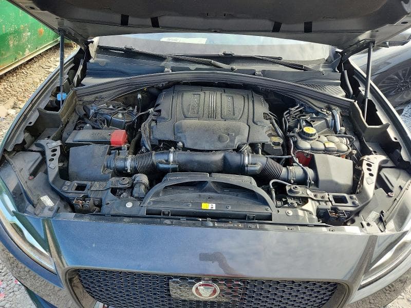 2018 JAGUAR F-PACE S 11
