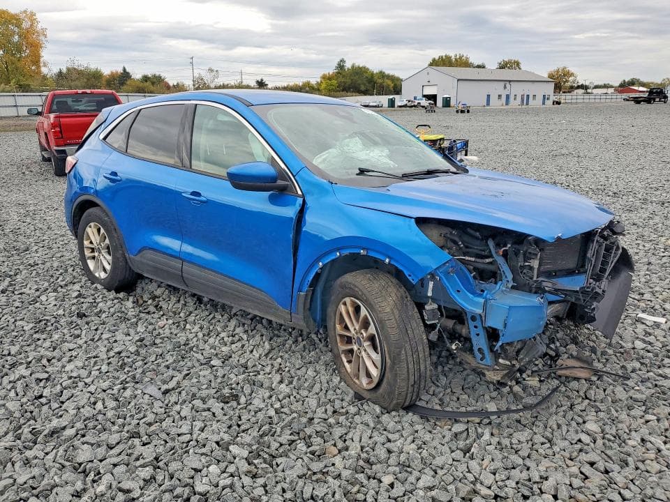 2020 FORD ESCAPE SE 4