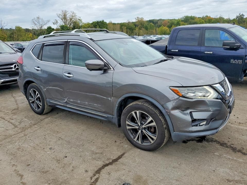 2017 NISSAN ROGUE SL 4