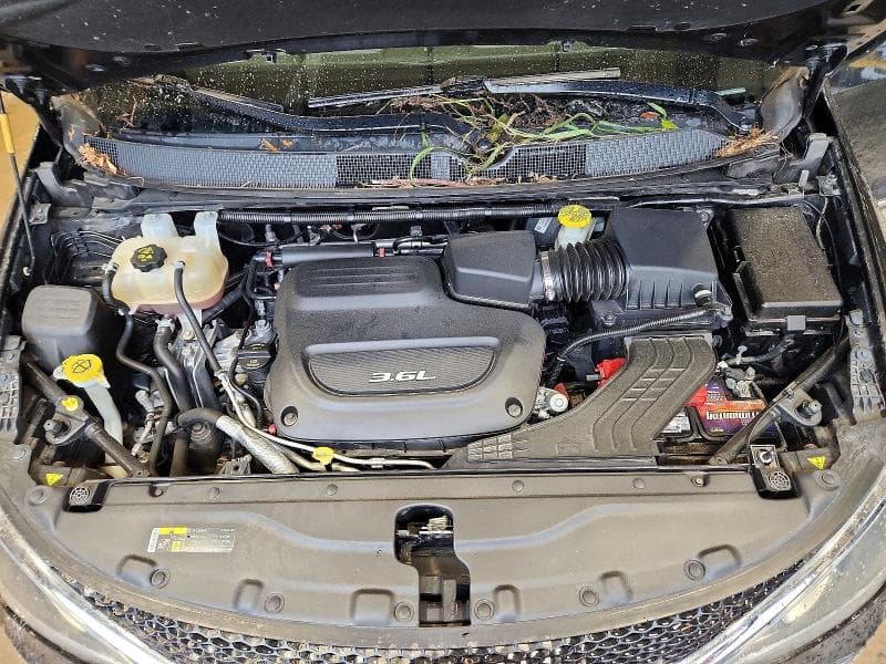 2017 CHRYSLER PACIFICA LIMITED 12