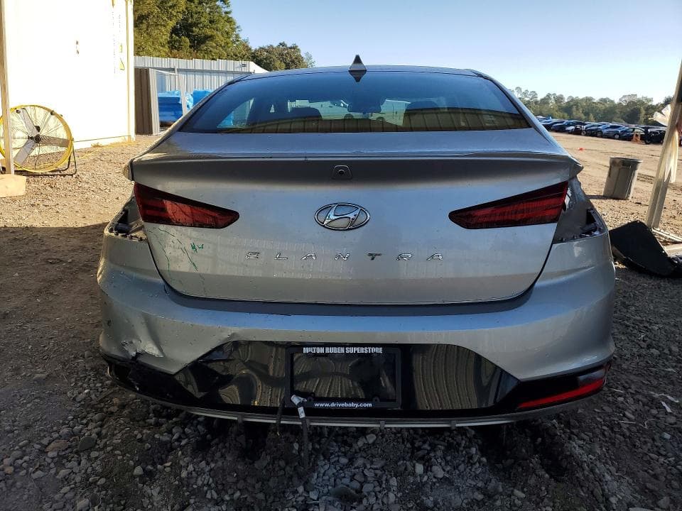 2020 HYUNDAI ELANTRA SEL 6