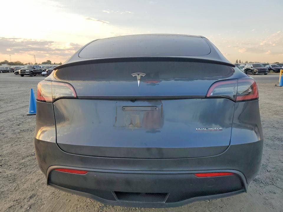 2023 TESLA MODEL Y 6
