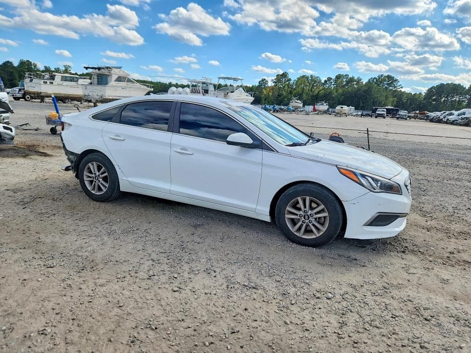 2017 HYUNDAI SONATA SE 4