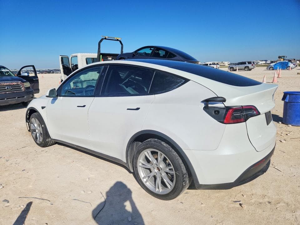2023 TESLA MODEL Y 2