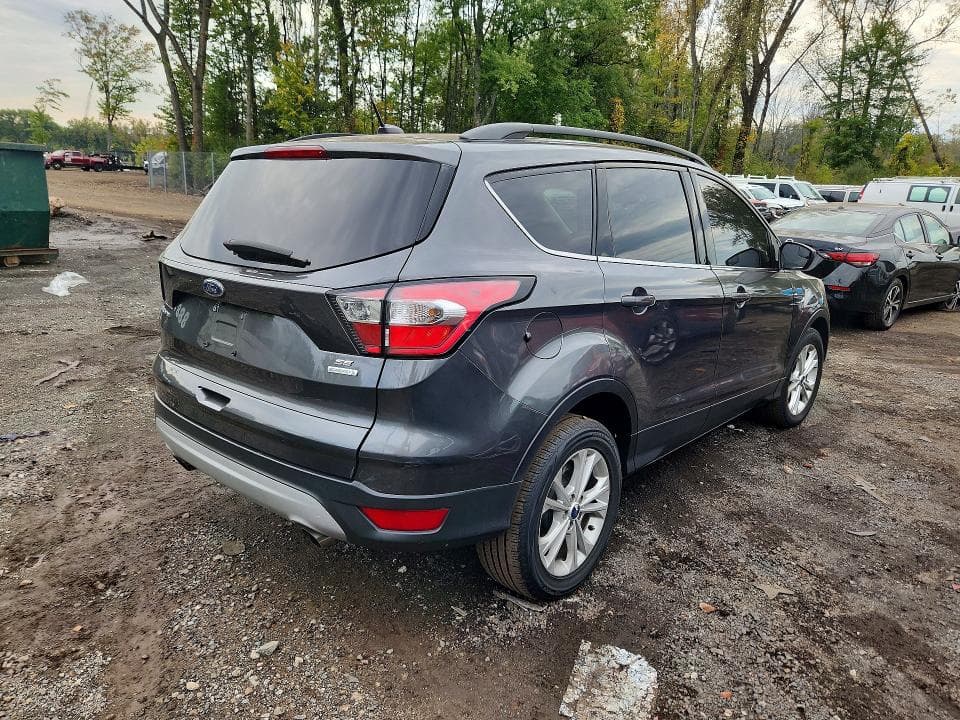 2018 FORD ESCAPE SE 3