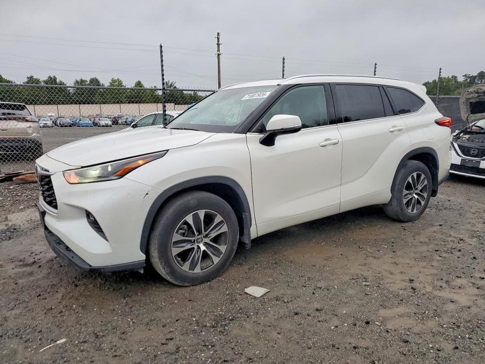 2021 TOYOTA HIGHLANDER XLE