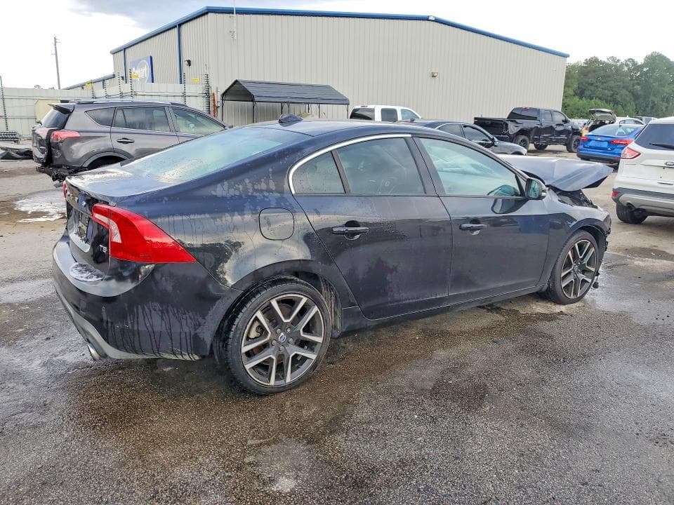 2017 VOLVO S60 3