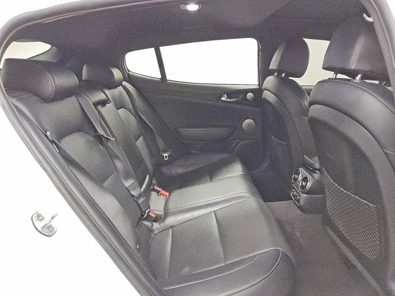 2022 KIA STINGER GT LINE 10