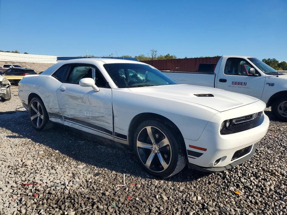 2019 DODGE CHALLENGER SXT 4