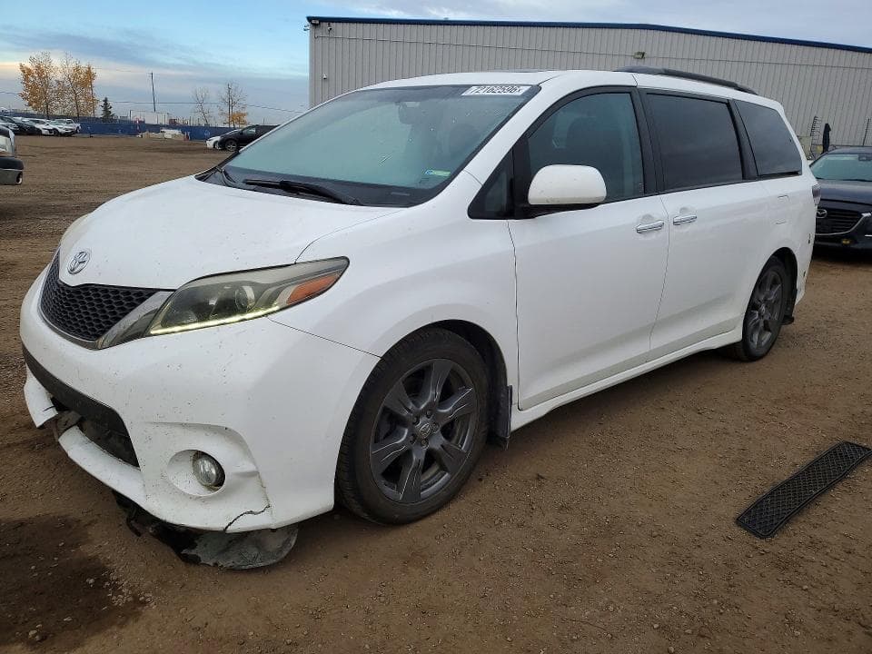 2017 TOYOTA SIENNA SE - 1