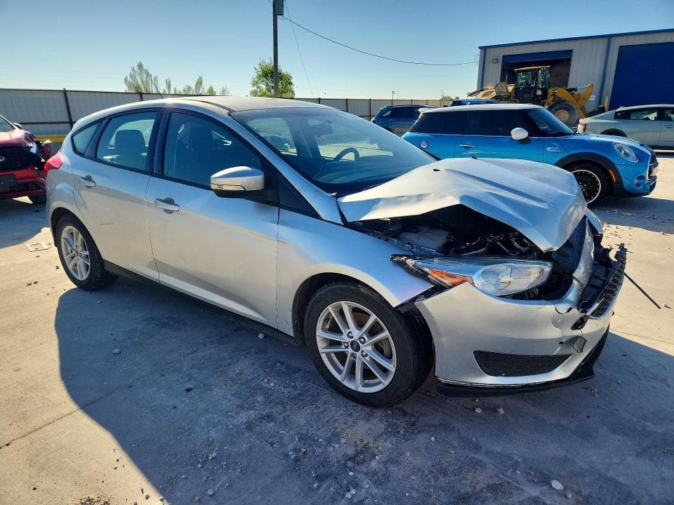 2017 FORD FOCUS SE 4