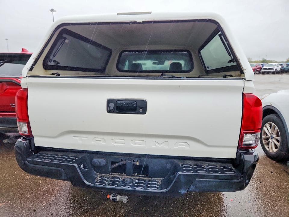 2022 TOYOTA TACOMA SR 6