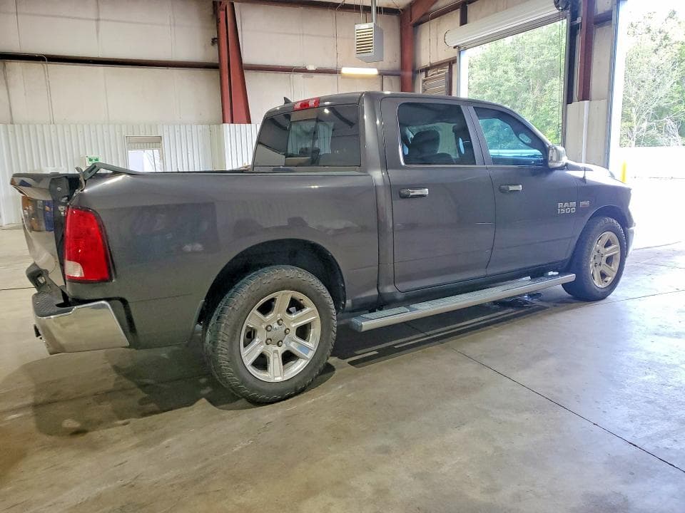 2018 RAM 1500 SLT 3